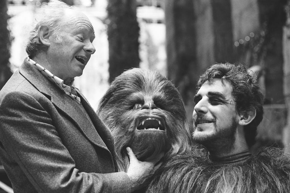  Make-up artist Stuart Freeborn and Peter Mayhew rehearse some of Chewbacca's lines in Star Wars Episode IV: A New Hope