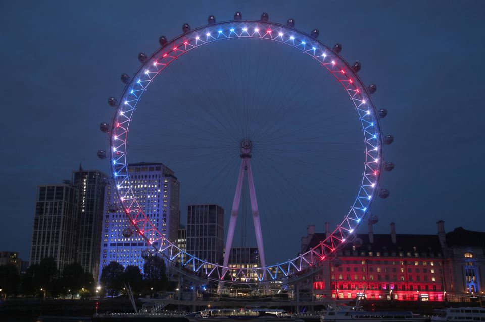  The London Eye turned red, white and blue in honour of the birth the Royal baby