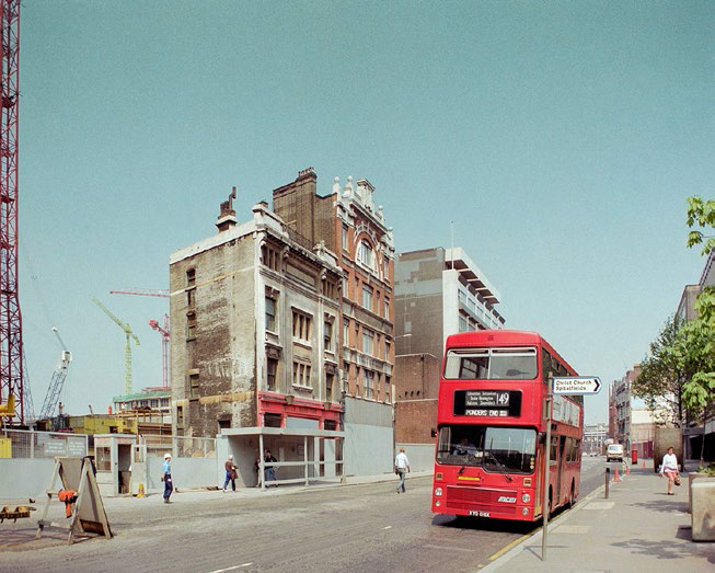  Bishopsgate, 1988 - The old bricks and mortar businesses on either side of the road would all eventually be swept aside to make way for the towering buildings that stand there now