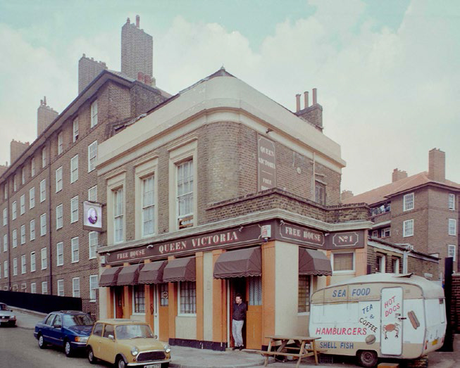  Queen Victoria, Gillender Street, 1990 - The classic 'knees-up East End boozer' has long since been shut down and redeveloped