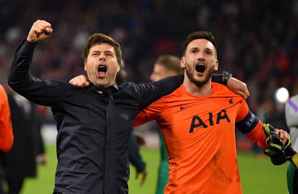  Pochettino salutes the Spurs fans with his skipper Hugo Lloris