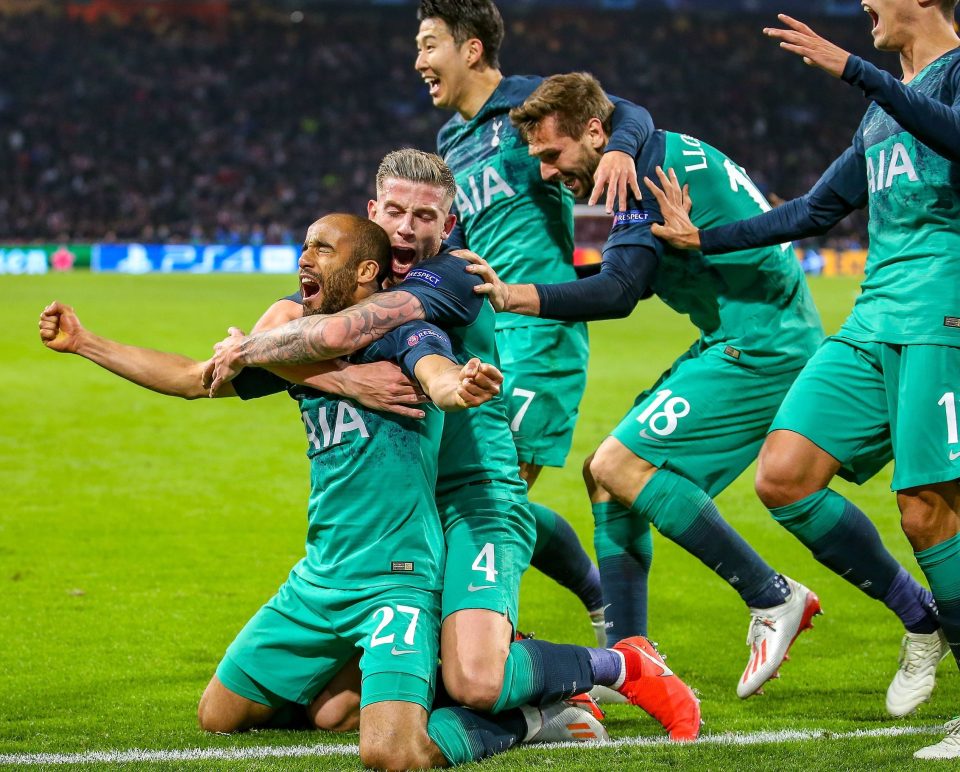  Tottenham players go wild after Lucas Moura won it at the death