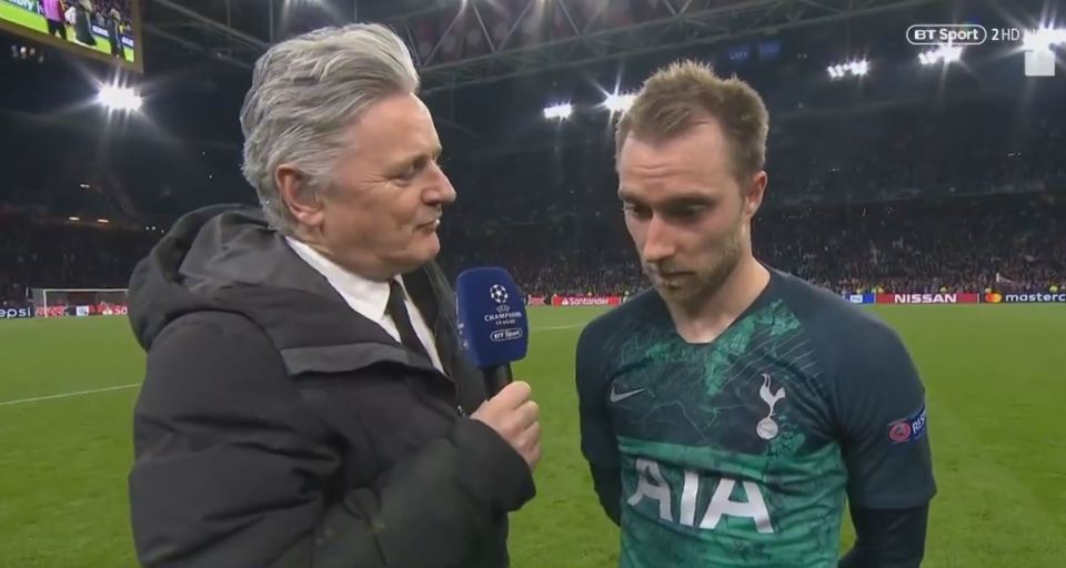  BT Sport commentator Des Kelly decided to interview Christian Eriksen as the rest of his team-mates celebrated in front of the fans