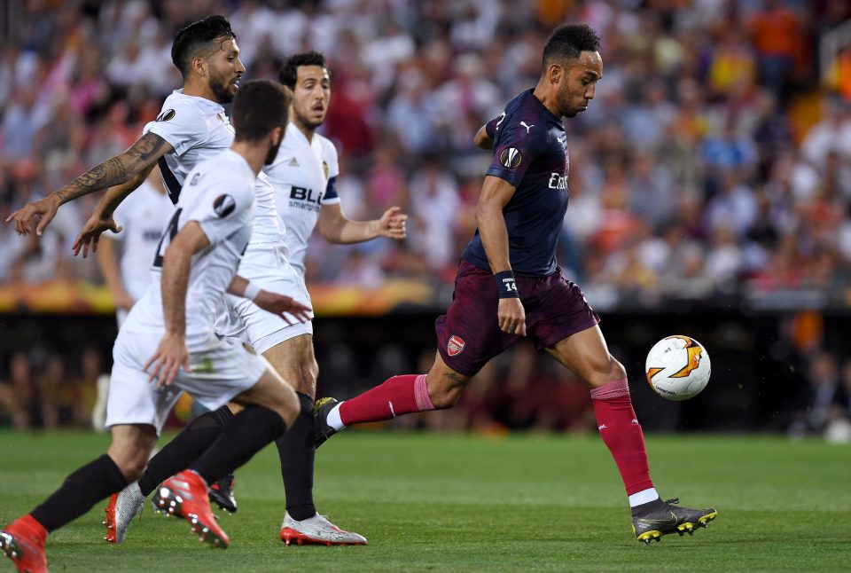  Pierre-Emerick Aubameyang latches onto the ball to grab an early equaliser