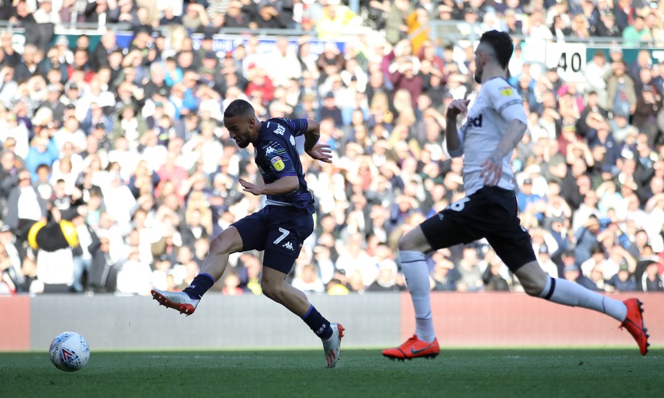  Roofe struck ten minutes into the second half after latching on to a throughball and keeping his goal to slot home