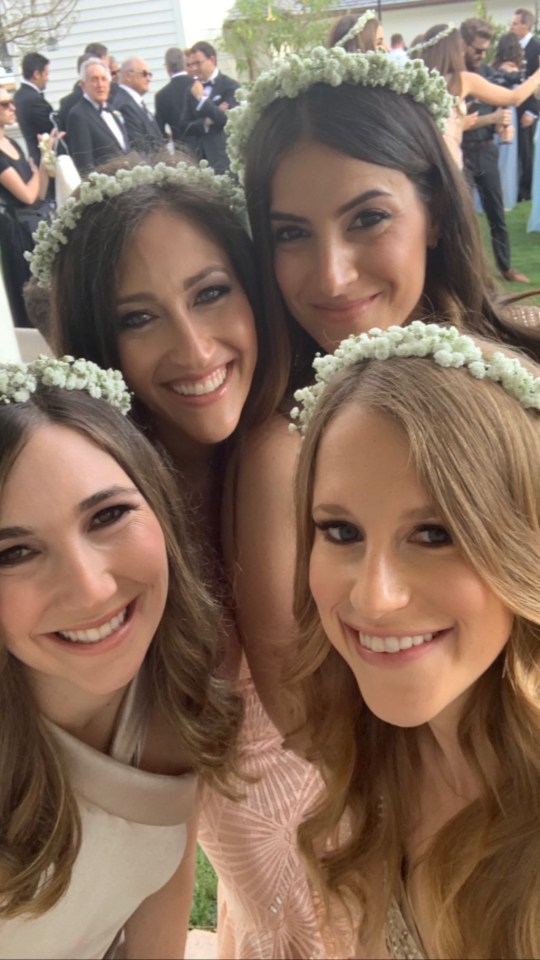  Bridesmaids looked beautiful with flower headbands