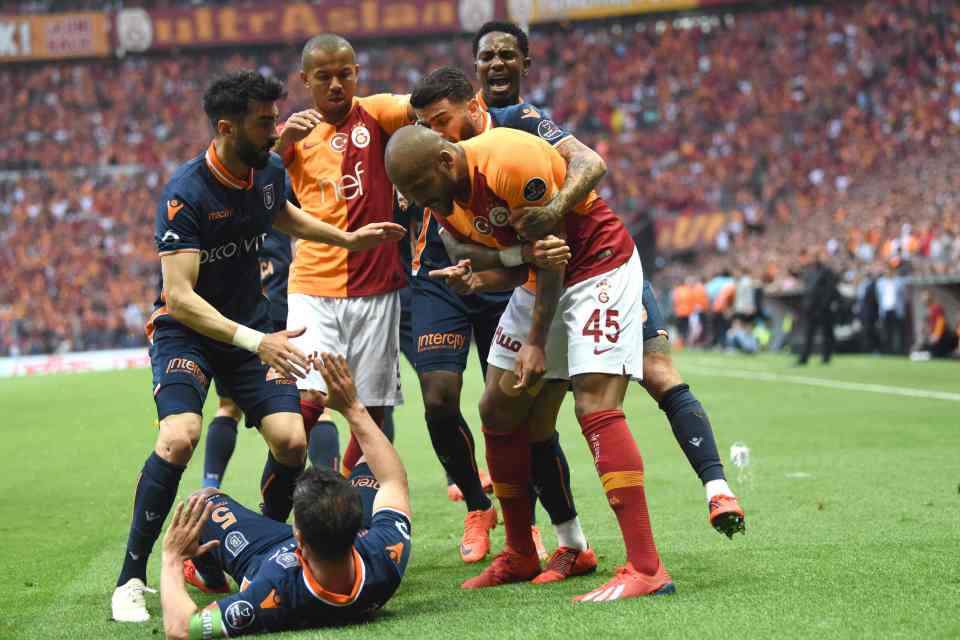  Gala won the league with victory over Basaksehir