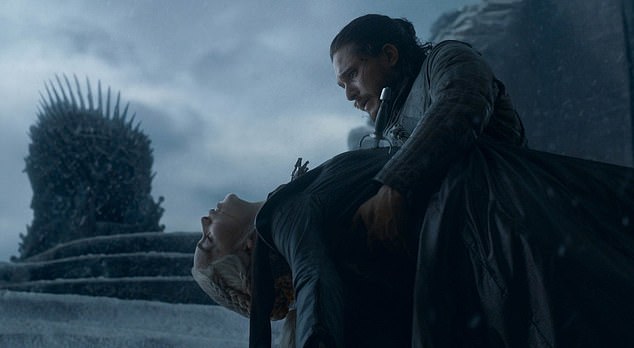  Jon Snow put a knife through Daenerys' heart