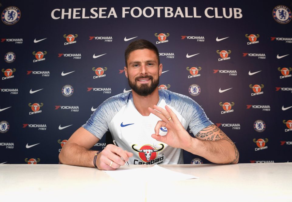  Olivier Giroud has signed a one-year contract extension at Chelsea