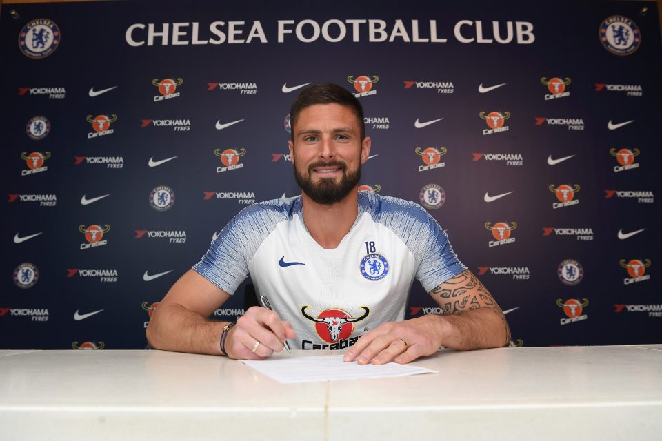  Giroud will spend at least the next season at Stamford Bridge