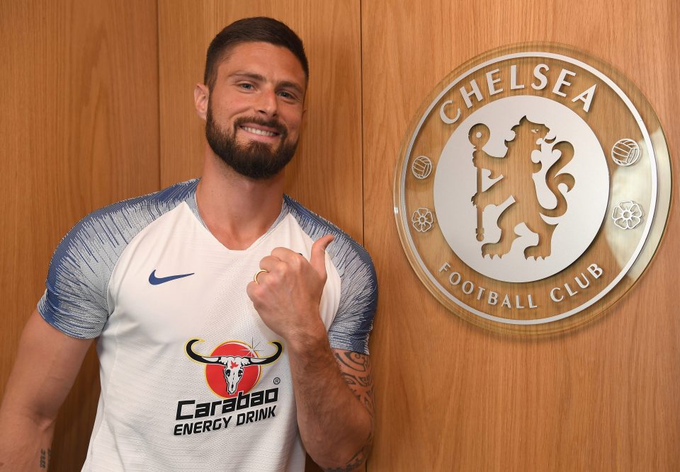  Giroud has committed his future to Chelsea by signing a new deal