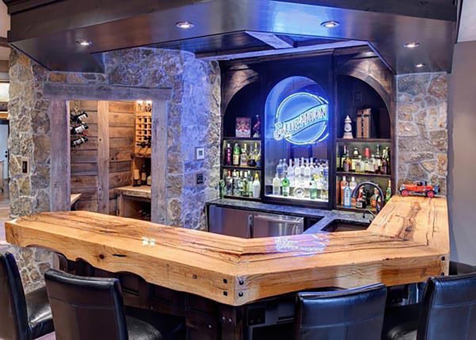  This lad put a bar in his man cave - and we're a little jealous