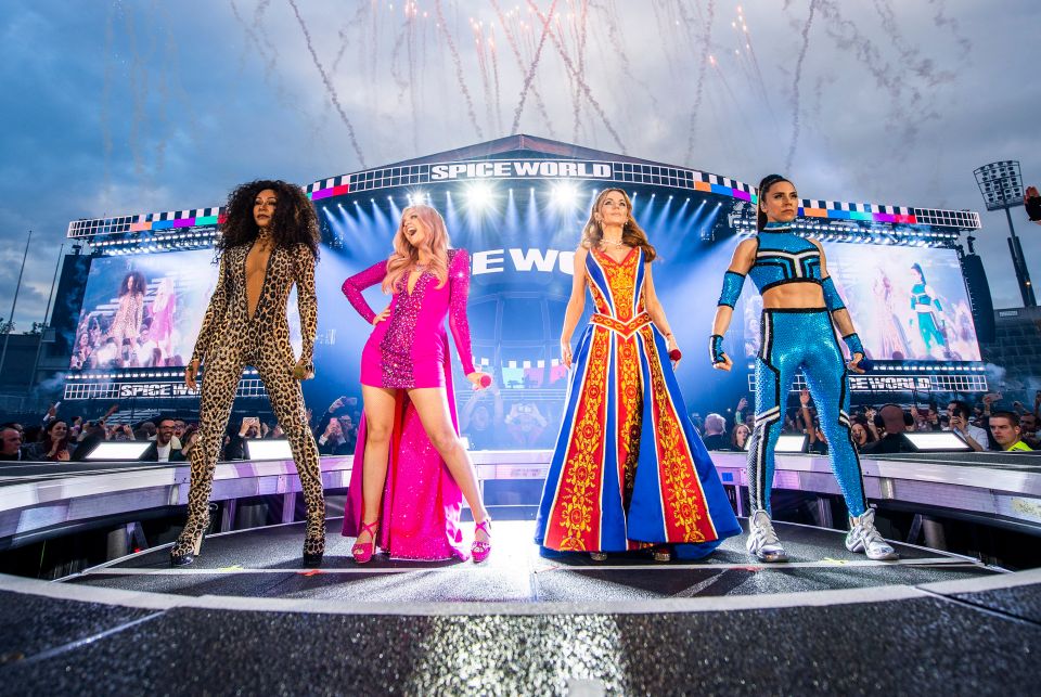  Spice Girls poked fun at their tour's sound issues at their Manchester show