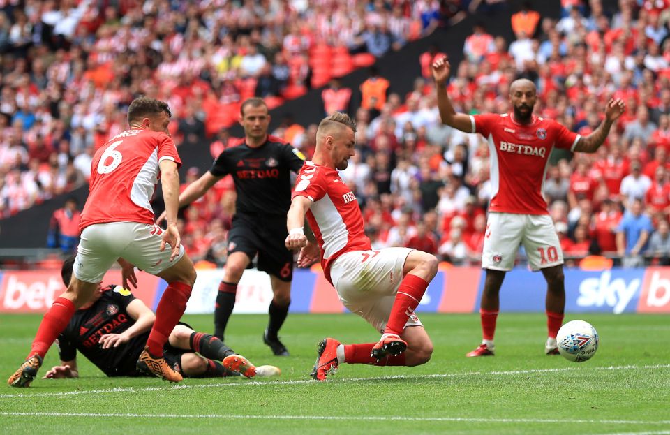  Patrick Bauer scored a last-gasp winner to send Charlton up to the Championship