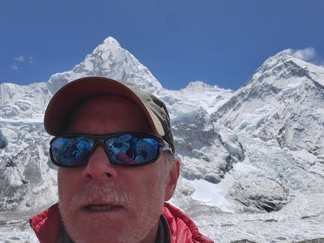  Christopher John Kulish, 62, became the 11th person to die descending the world's highest peak in the space of 10 days on Monday