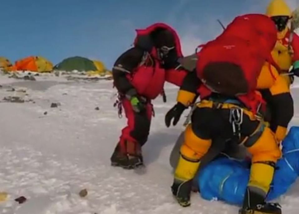  Mountain expert Rohtash Khileri said that as soon as you think there might be something wrong you should make your way down the mountain immediately