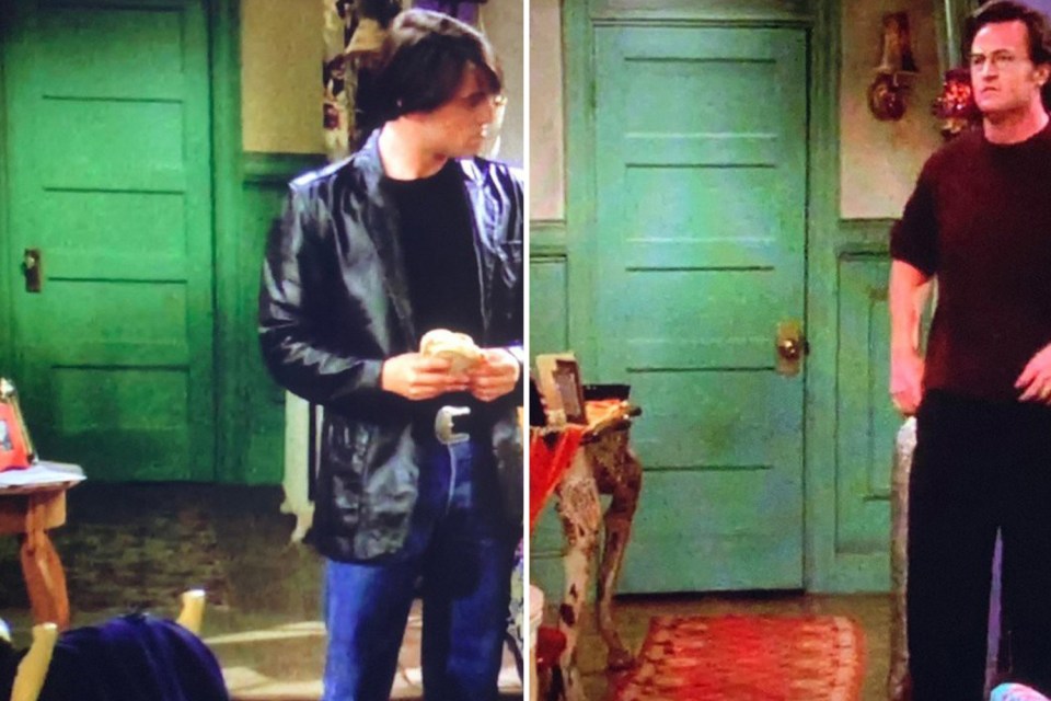  Fans spotted a difference in the door between seasons