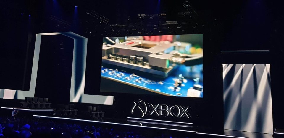  Microsoft gave gamers a brief glimpse at the heart of the new Xbox during the presentation