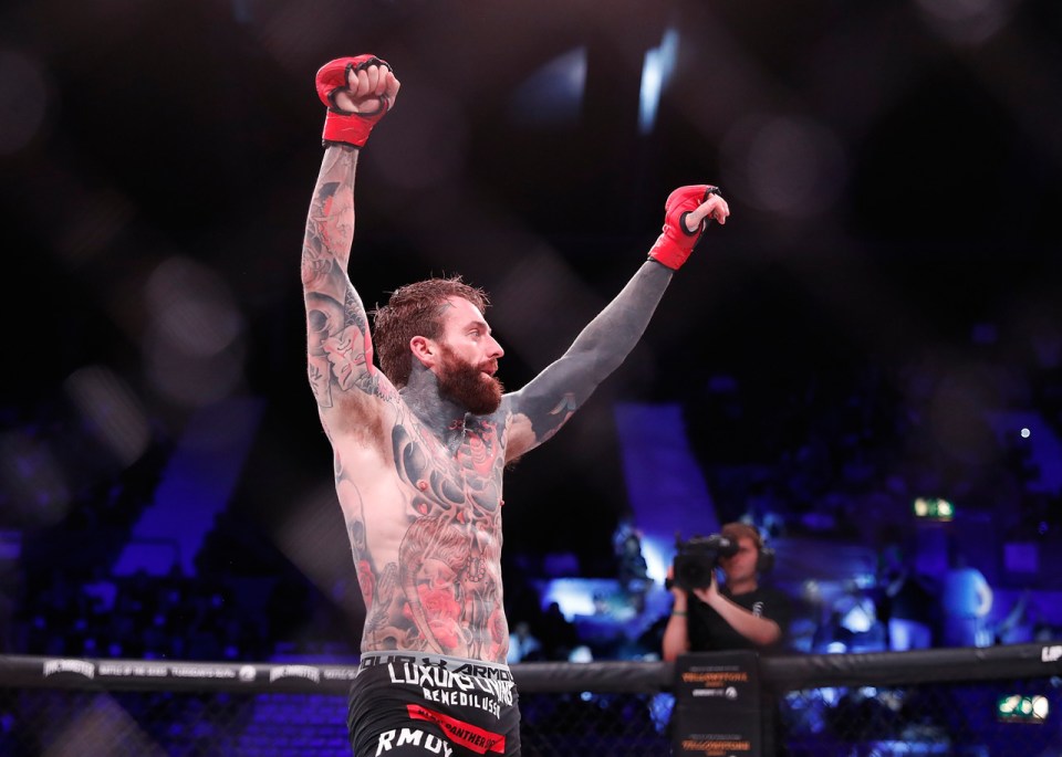  Aaron Chalmers silenced his critics on his return to the cage