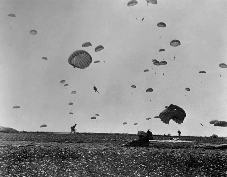  Paratroopers of the Allied land on La Manche coast, on June 6, 1944 after Allied forces stormed the Normandy beaches