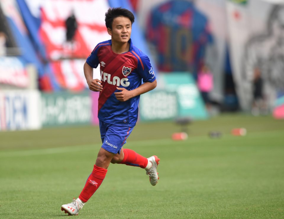  Kubo decided to return to Japan after Barcelona's transfer ban as he was no longer eligible to play for the club