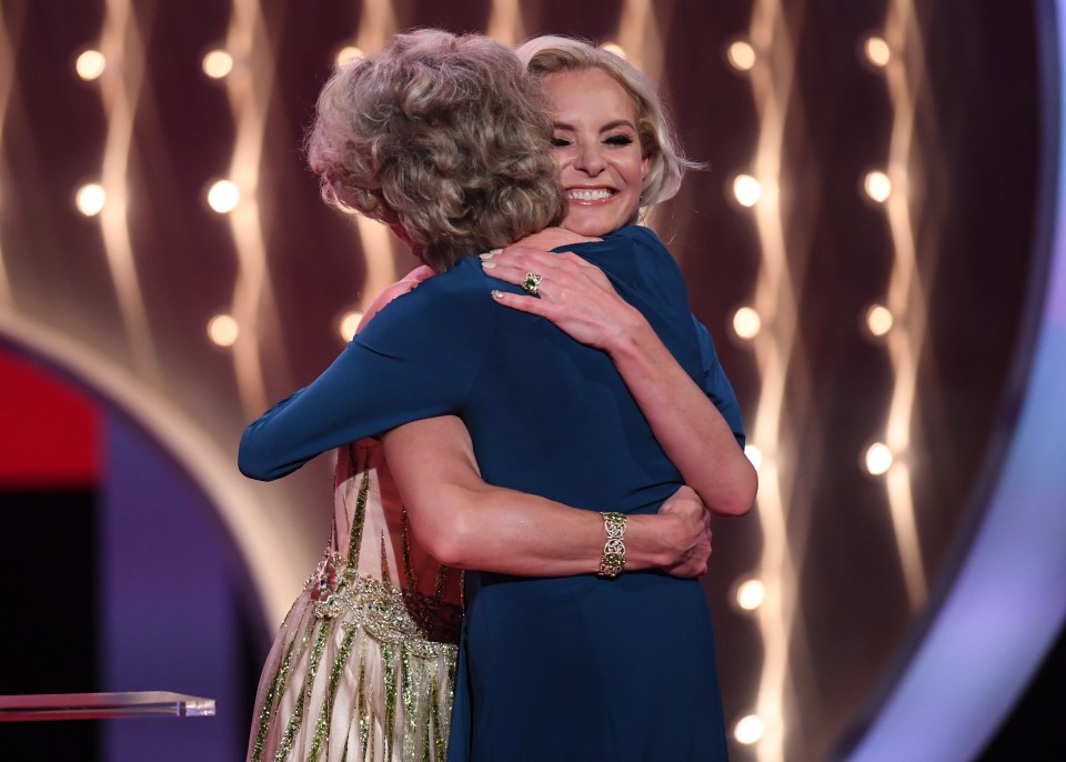  Tracy was on stage to present the award to her friend Sue