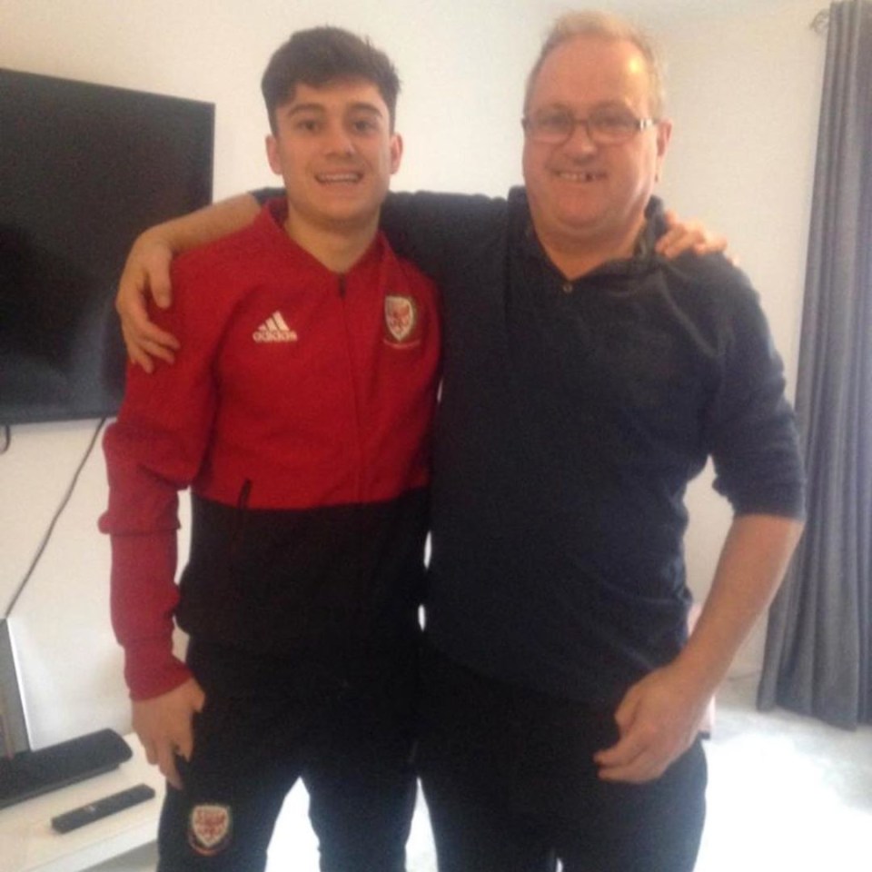  Swansea star Dan James shared a picture of him and his dad on Instagram