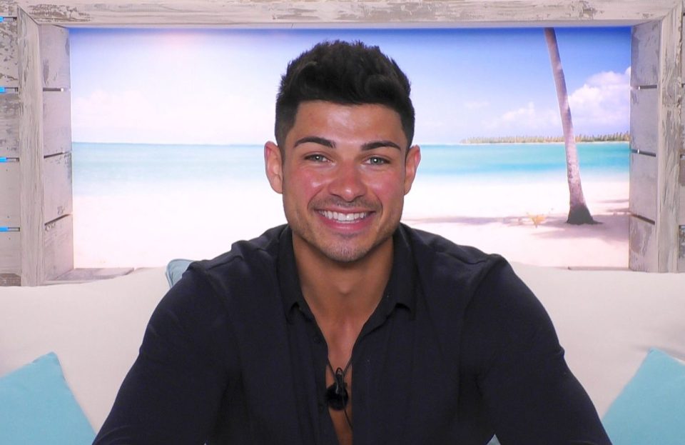  Love Island’s Anton Danyluk is asking all the Islanders to shave his bum after admitting his MUM normally does it