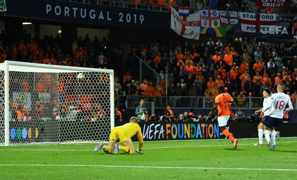  Another horror-show from England at the back saw Ross Barkley play a terrible pass that resulted in Holland sealing it for 3-1