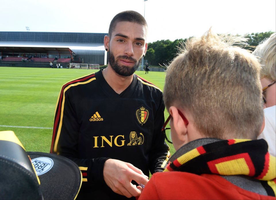  Yannick Carrasco has revealed he has offers to return to Europe this summer