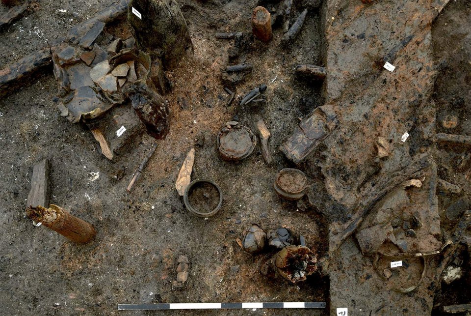  The site is full of priceless Bronze Age discoveries, including pots that still contain burnt food