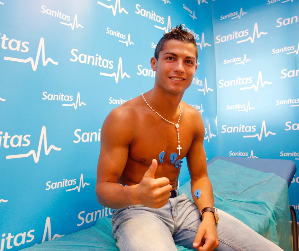  Ronaldo was more than happy to show off his ripped body in his medical