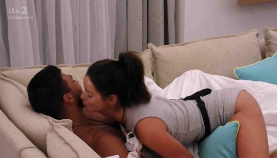  Tommy previously had to avoid Maura's kisses on Love Island