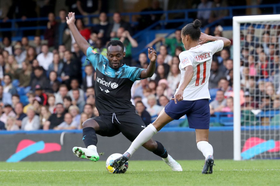  Rachel Yankey and Michael Essien enjoyed a good battle in the middle of the pitch