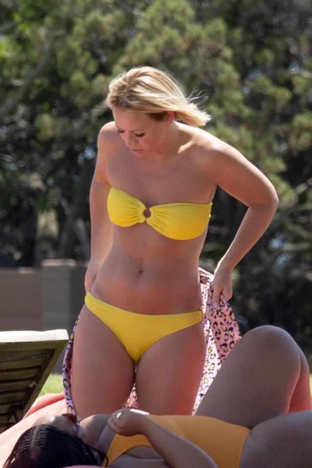  Kimberley Walsh wowed in a yellow bikini