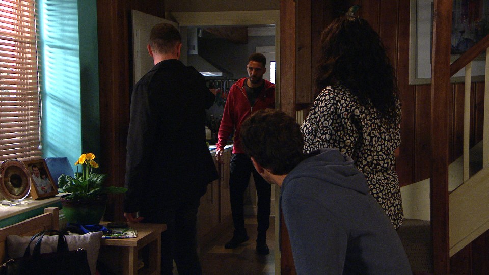  Max takes Billy's family hostage after he betrays him