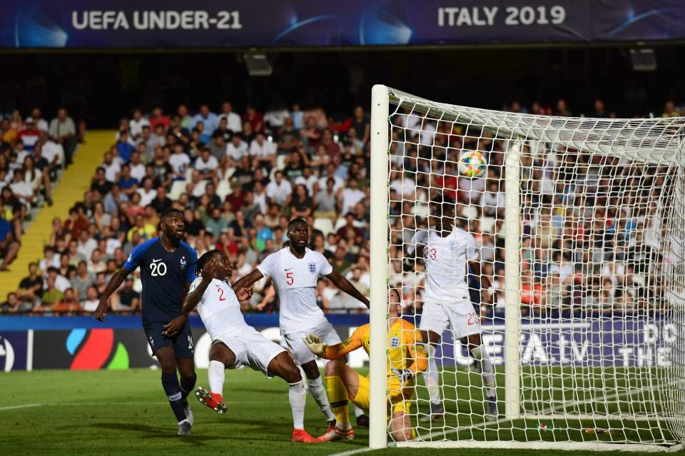  Aaron Wan-Bissaka scored a last-gasp own goal to gift France victory