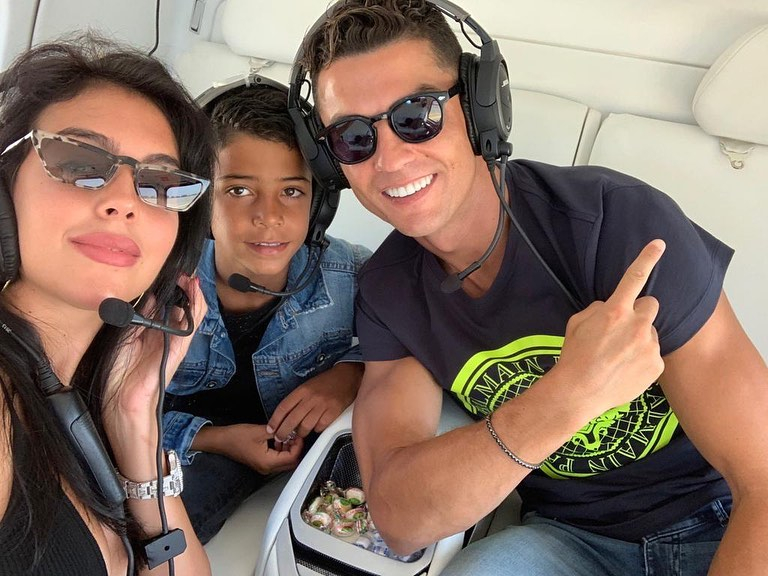  Ronaldo and his family flew home from Greece after their holiday