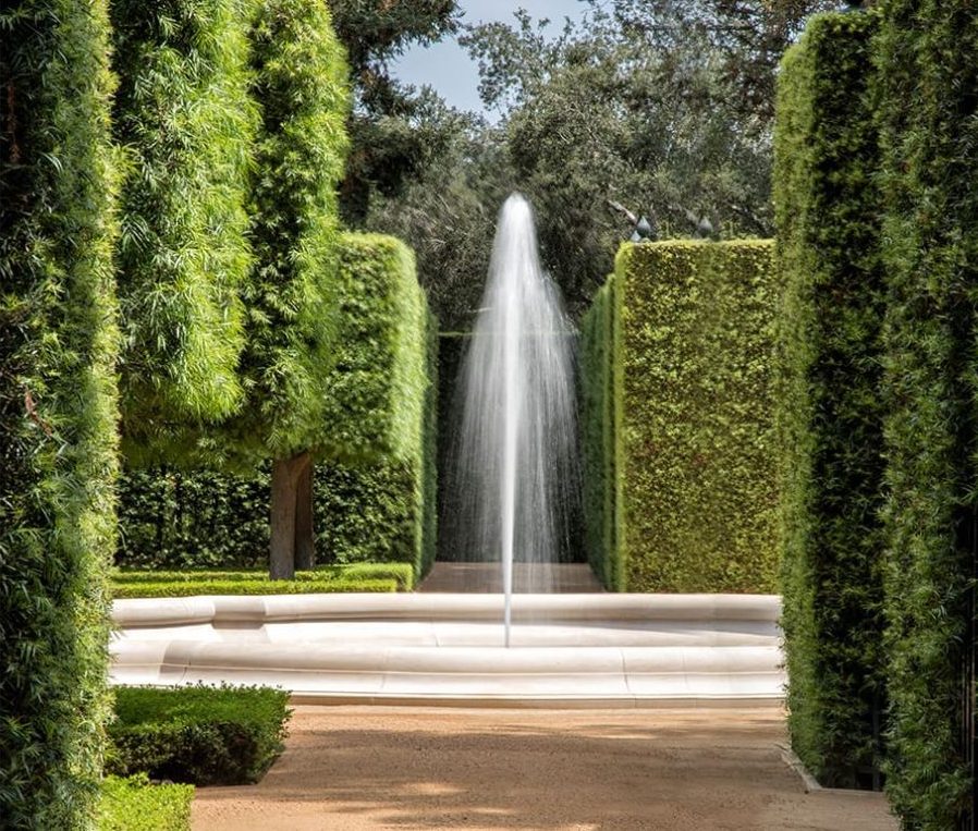 Situated on 10.39 acres in the heart of Bel Air, the main residence was originally designed by Sumner Spaulding in 1930