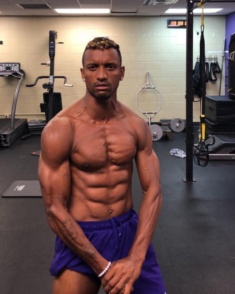  Nani showed off his hard work in the gym on Instagram