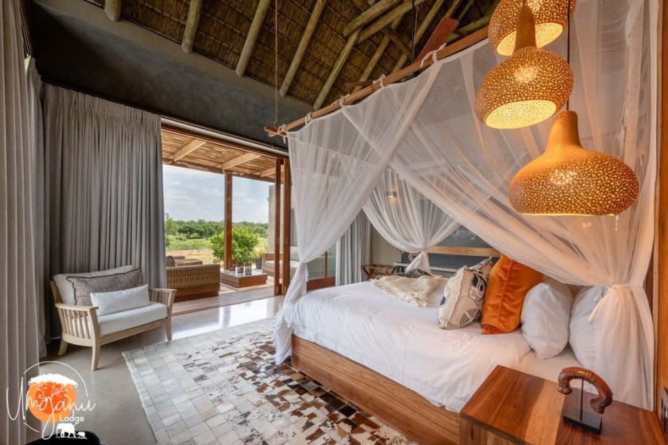  The Umganu Lodge boasts stunning rooms with high ceilings