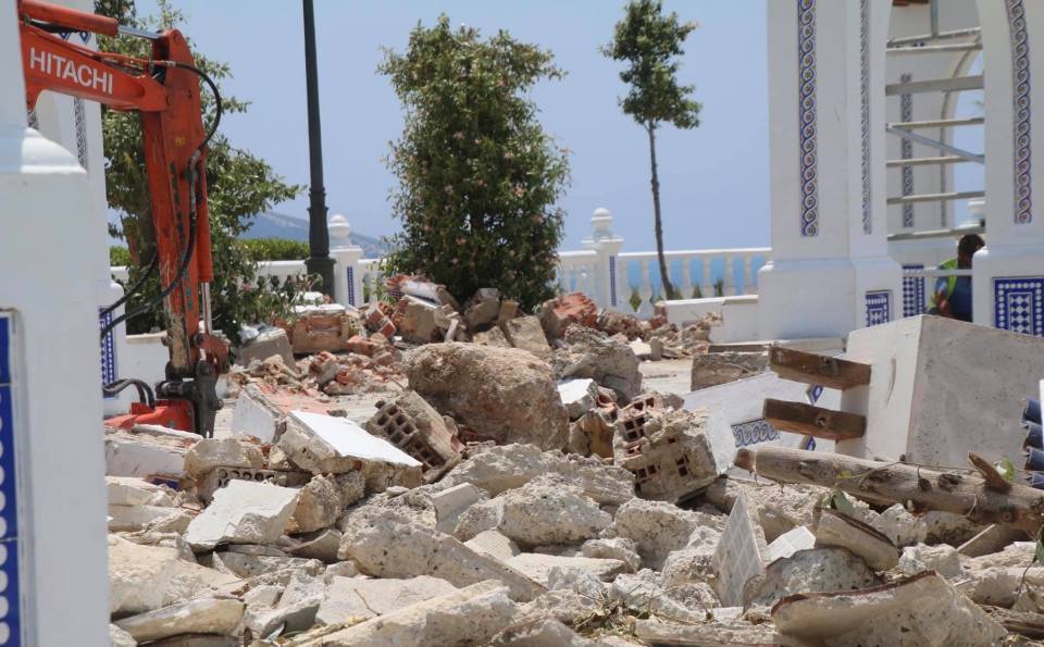 Tourists have expressed their sadness over the destruction