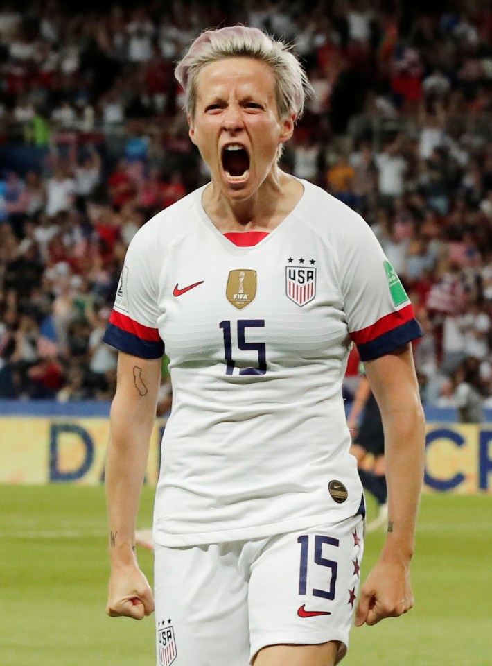  Megan Rapinoe scored twice as the USA progressed to the Women's World Cup semi-finals and will face England