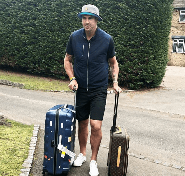  Pietersen returns home with expensive luggage, including a Louis Vuitton suitcase