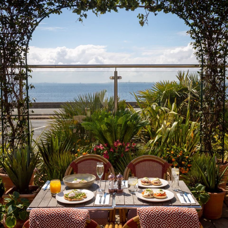  Roslin Beach Hotel overlooks the beach at Southend-on-Sea