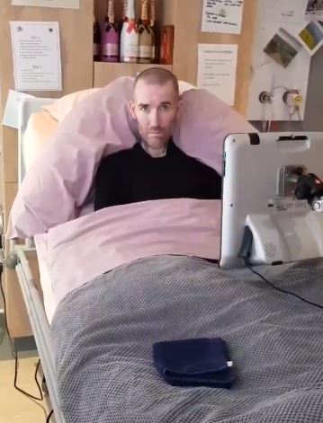  Rangers footie icon Fernando Ricksen shared a heartbreaking vid from his hospice bed