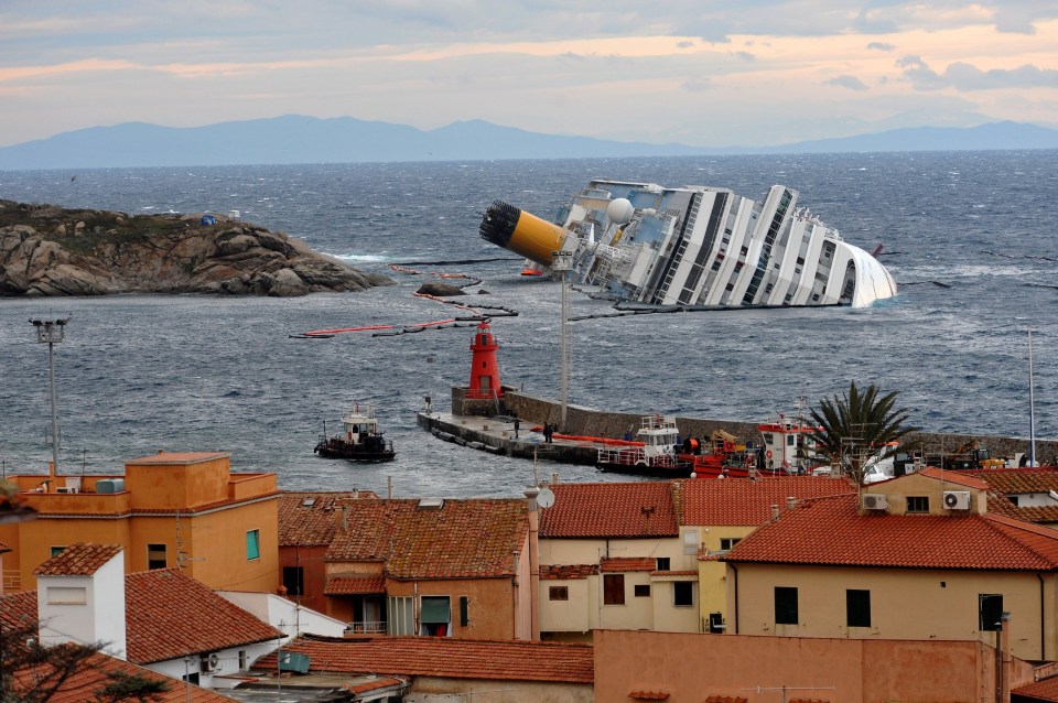 32 people died when the Costa Concordia capsized