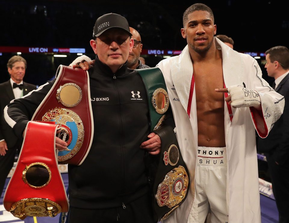  Amir Khan has told Anthony Joshua to replace trainer Rob McCracken