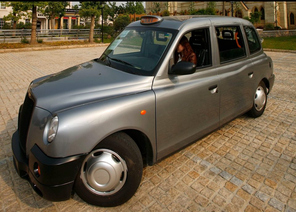  Cabbies will be offered tax breaks to switch to electric to improve air quality in big cities