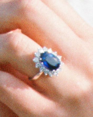 When Charles first presented Diana with the ring, the Sapphire had just eight prongs on it, two in each corner